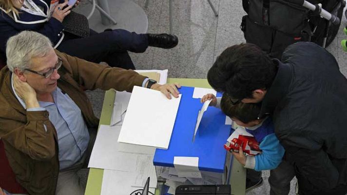 Telediario 1 - Ligero descenso en la participación de las elecciones