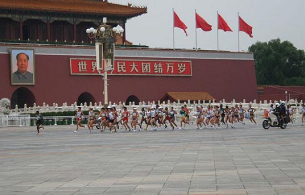  - Tomescu vence en Maratón