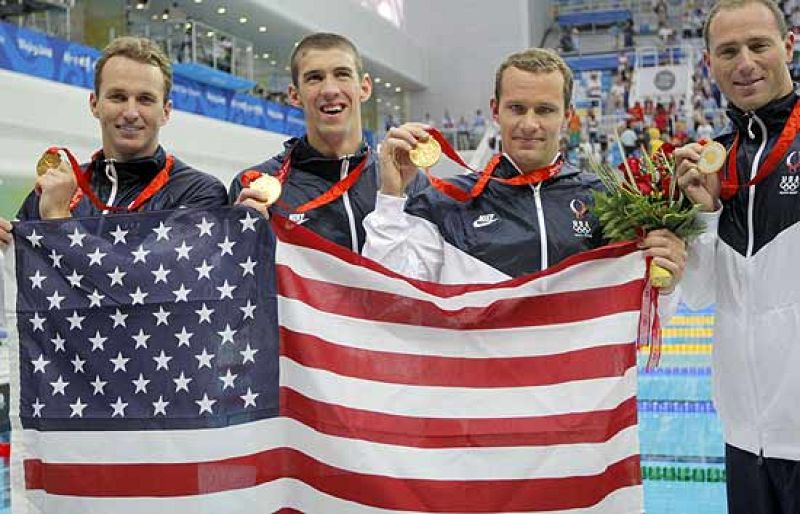 Phelps recoge su octava medalla | Ver