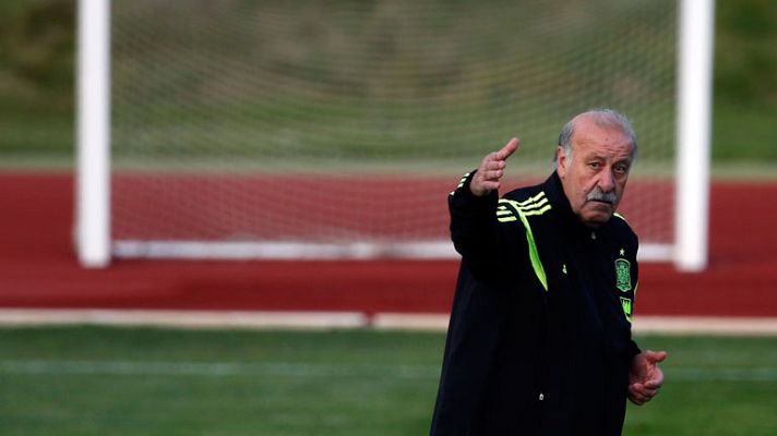 Telediario 1 - Del Bosque ensaya con Cesc de falso '9'