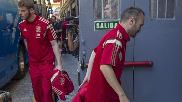 Telediario 1 - La selección ya está en Sevilla y Diego Costa sigue en Madrid