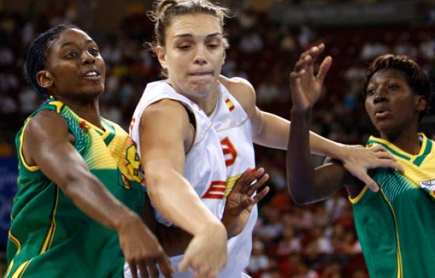  - España apabulla a Malí