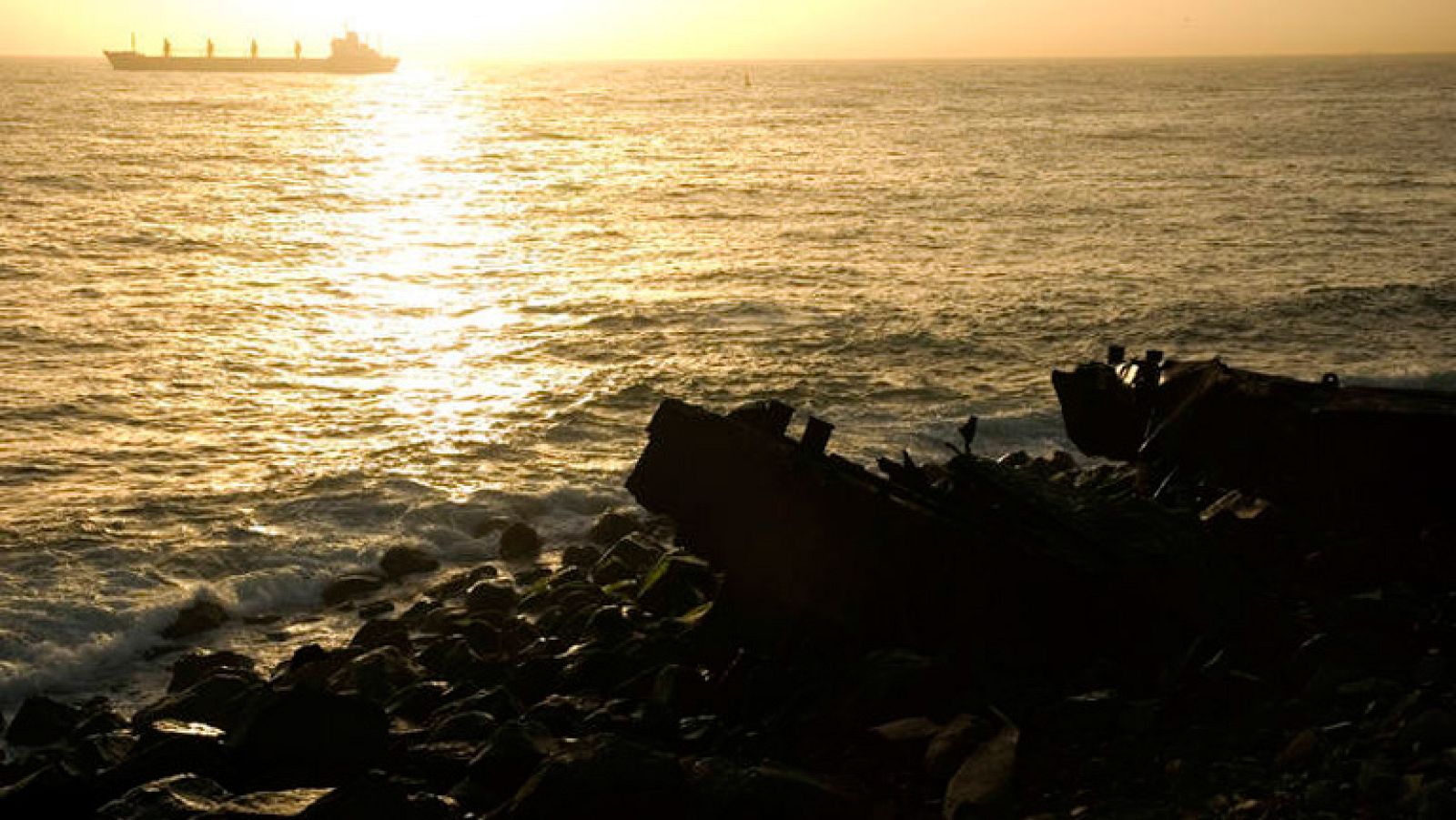 Medio Ambiente da luz verde a Repsol para realizar tres sondeos exploratorios en busca de petróleo en Canarias