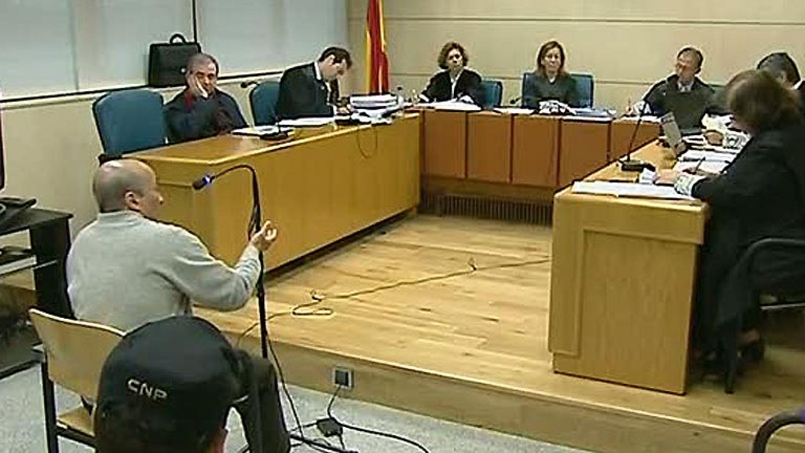 Ocho años de cárcel para el 'bibliotecario' de Al Qaeda por hacer la yihad "mediante la palabra" | Ver