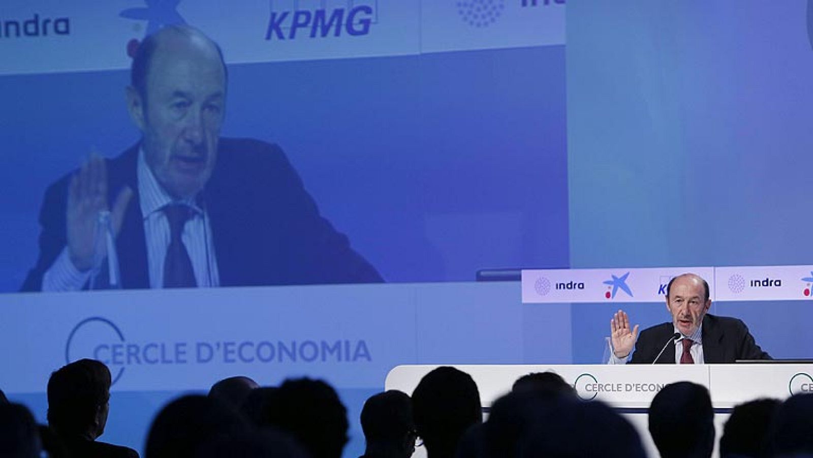 Políticos y empresarios debaten alternativas a la consulta soberanista