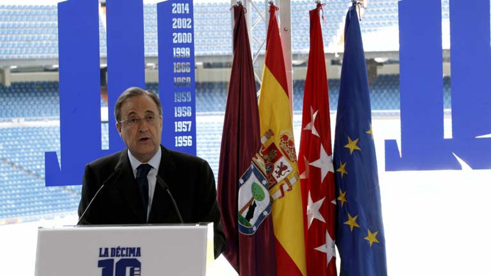 El presidente del Real Madrid, Florentino Pérez, durante su intervención en la presentación hoy del libro "La Décima. Reyes de Europa 1956-2014", obra del periodista Enrique Ortego, ha asegurado que  él no haría cambios en la plantilla.