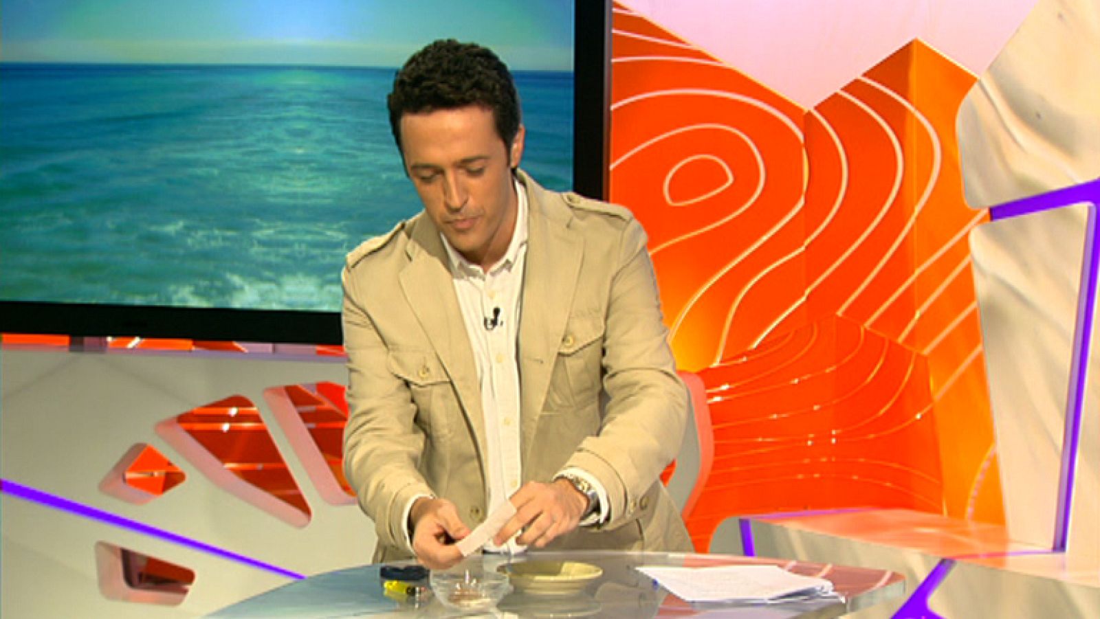 Experimento casero con una bolsa de té para comprobar que el aire caliente asciende