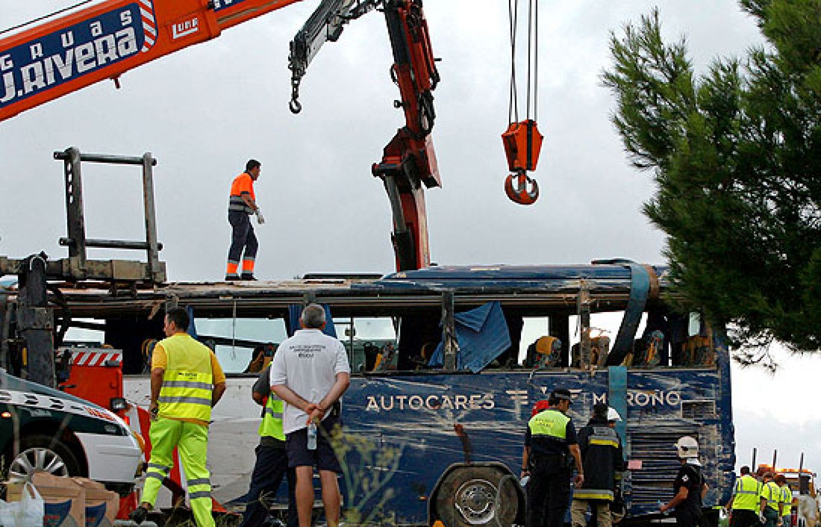 Ocho personas han muerto, entre ellas un niño, y 45 más han sufrido heridas de diversa consideración, de las cuales seis están graves