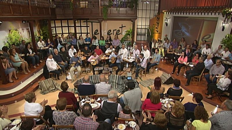 Tenderete - 01/06/14 "Tenderete" celebra el día de Canarias con "Los Tendereteros" y solistas de las Islas. - Tenderete | Ver