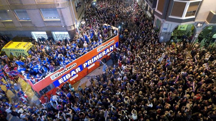 Telediario 1 - Fiesta en Eibar y La Coruña por su ascenso a Primera división