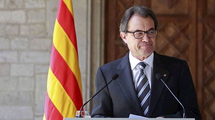 Telediario 1 - Reacciones y opiniones a la abdicación del Rey