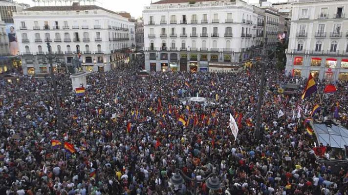 La mañana - Manifestaciones contra la monarquía
