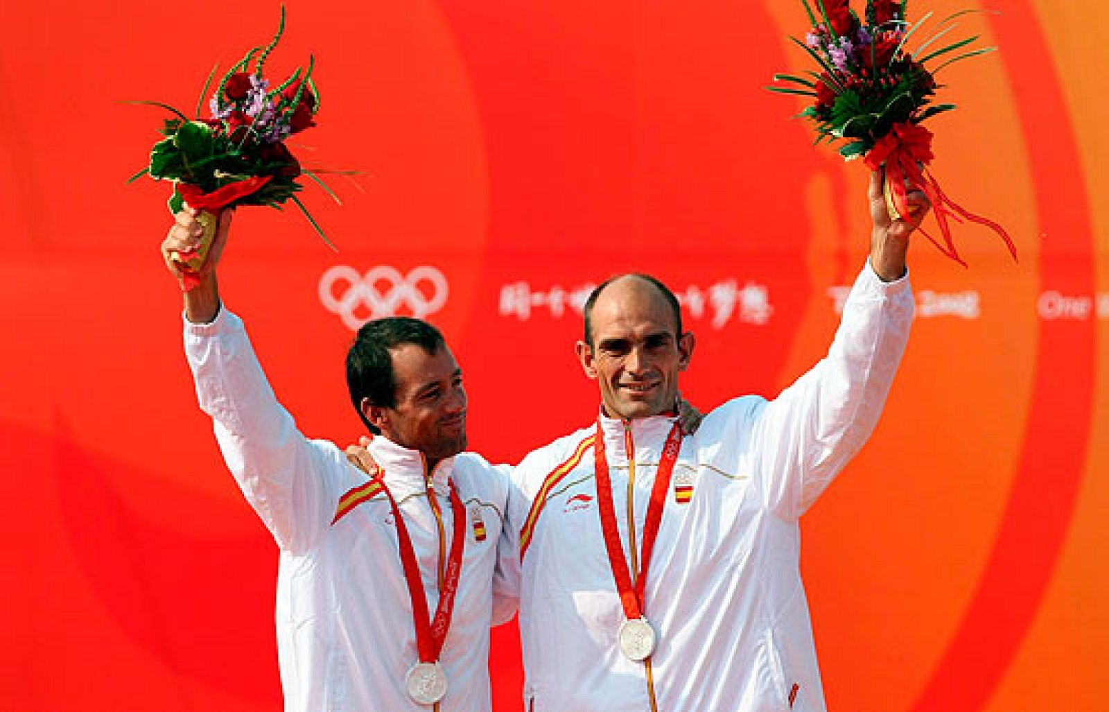 Al final la decisión de los jueces se ha declinado por mantener la plata de los regatistas españoles Iker Martínez y Xabi Fernández, a pesar de que los daneses utilizaron un barco que no era el suyo.