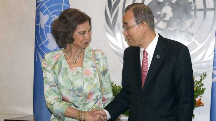Telediario 1 - Doña Sofía recibe un premio  por su labor humanitaria