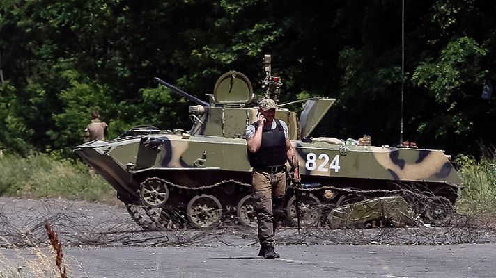 Telediario 1 - Rebeldes toman unidades militares y solicitan mil millones de dólares a Rusia