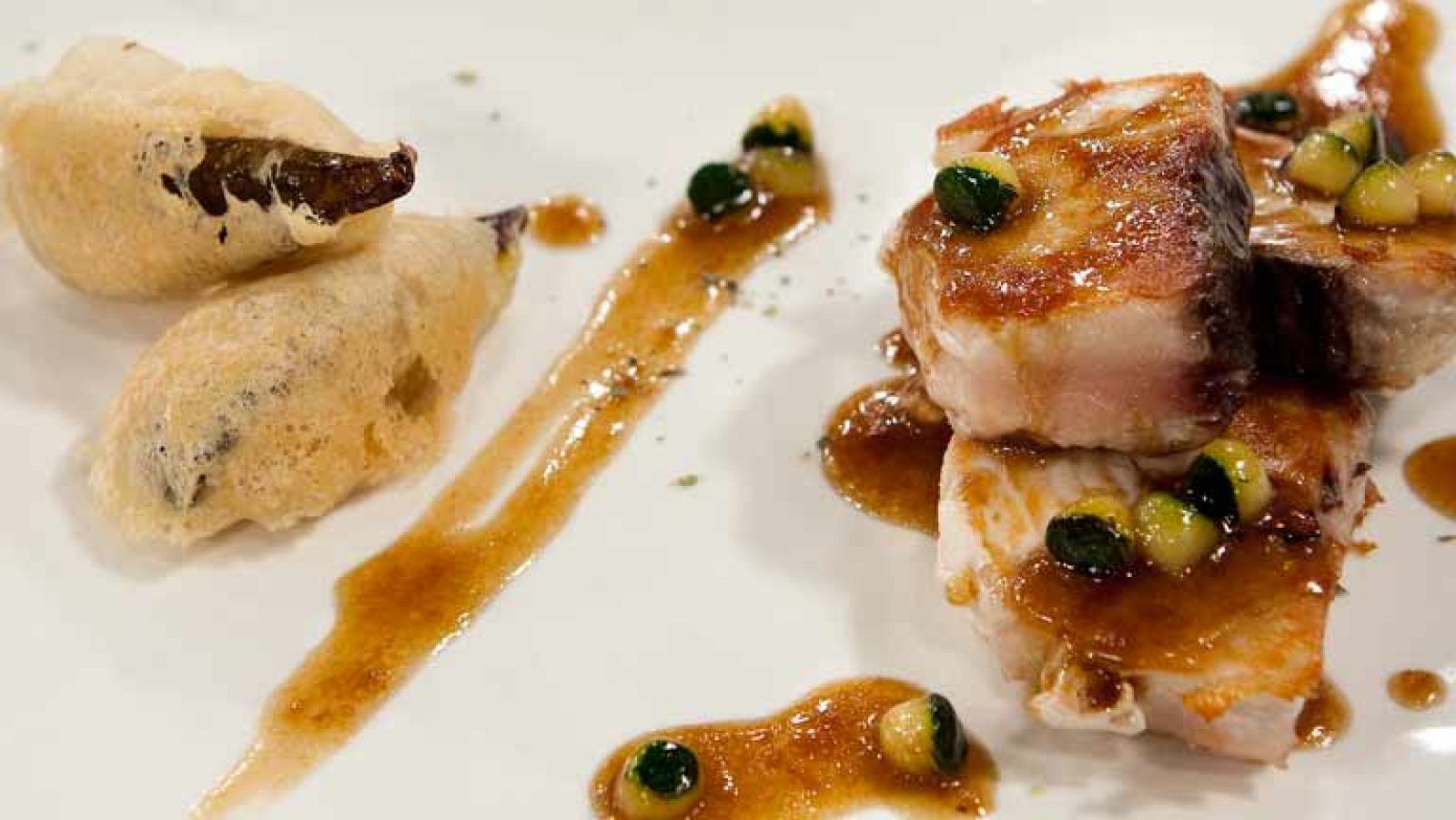 Bonito con salsa de jerez y brevas