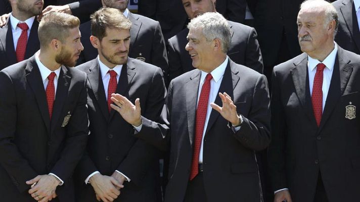 Telediario 1 - Polémica por las primas mundialistas de la selección española