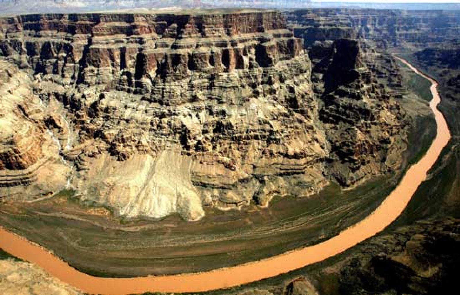 Se rompe una presa cerca del Gran Cañón | Ver