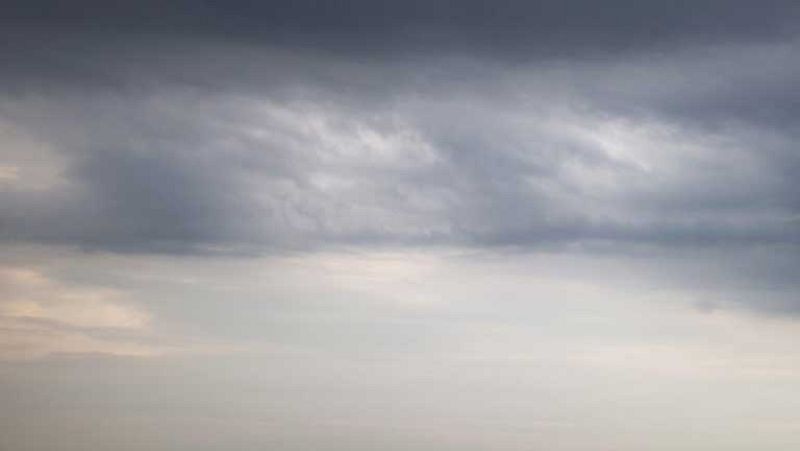 Nuboso en la mitad occidental de la Península
