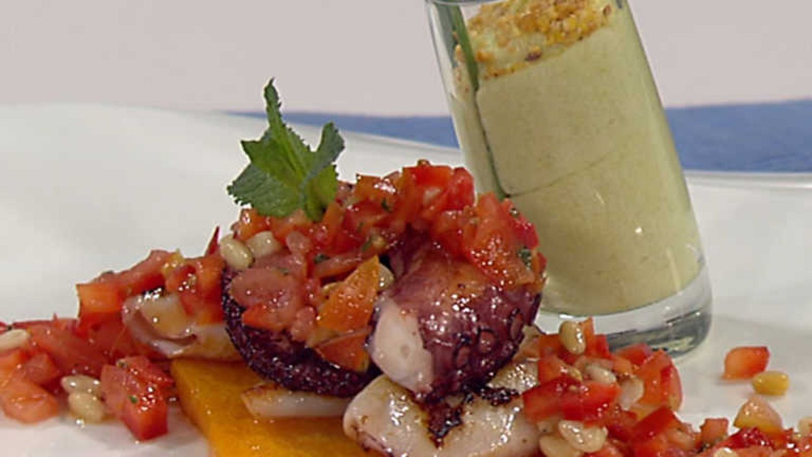 Cocina con Sergio - Pulpo y chipirones con espuma de aguacate - ver ahora