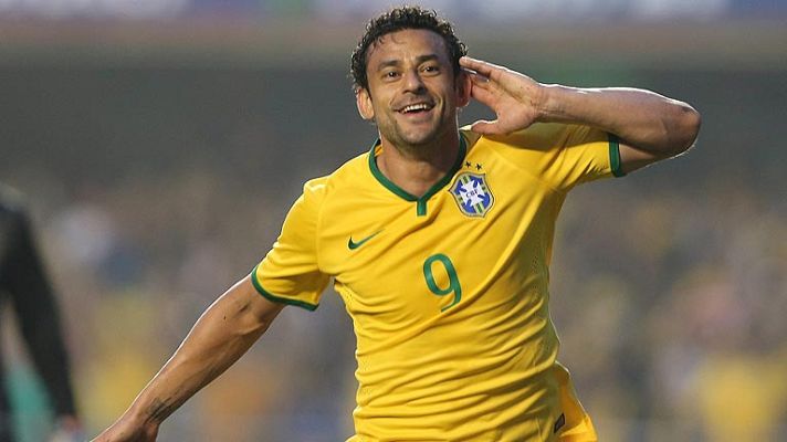 Telediario 1 - Un gol de Fred salva a una Brasil sin inspiración