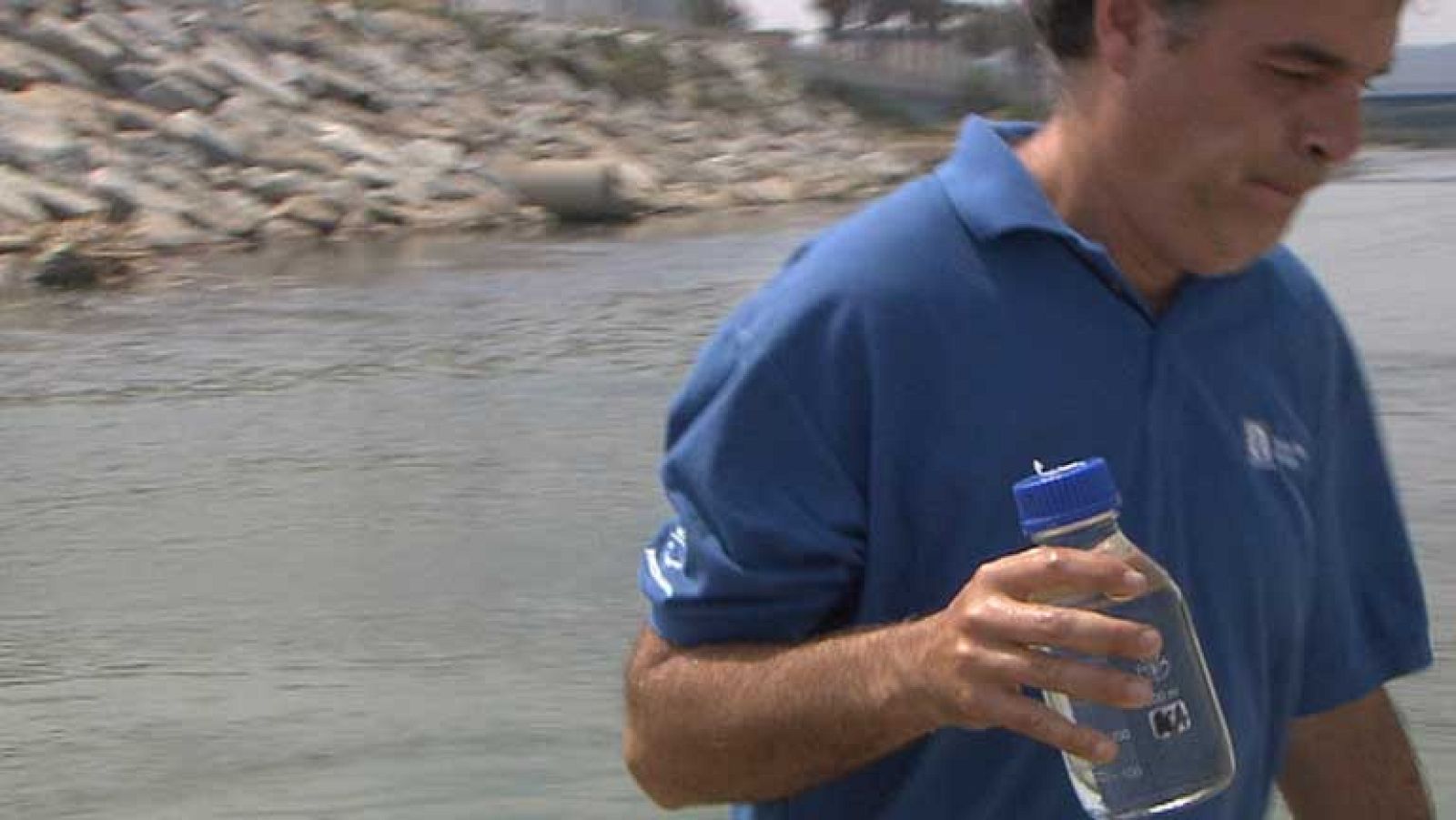 El agua en zonas de baño se analiza hasta ocho veces para controlar su calidad