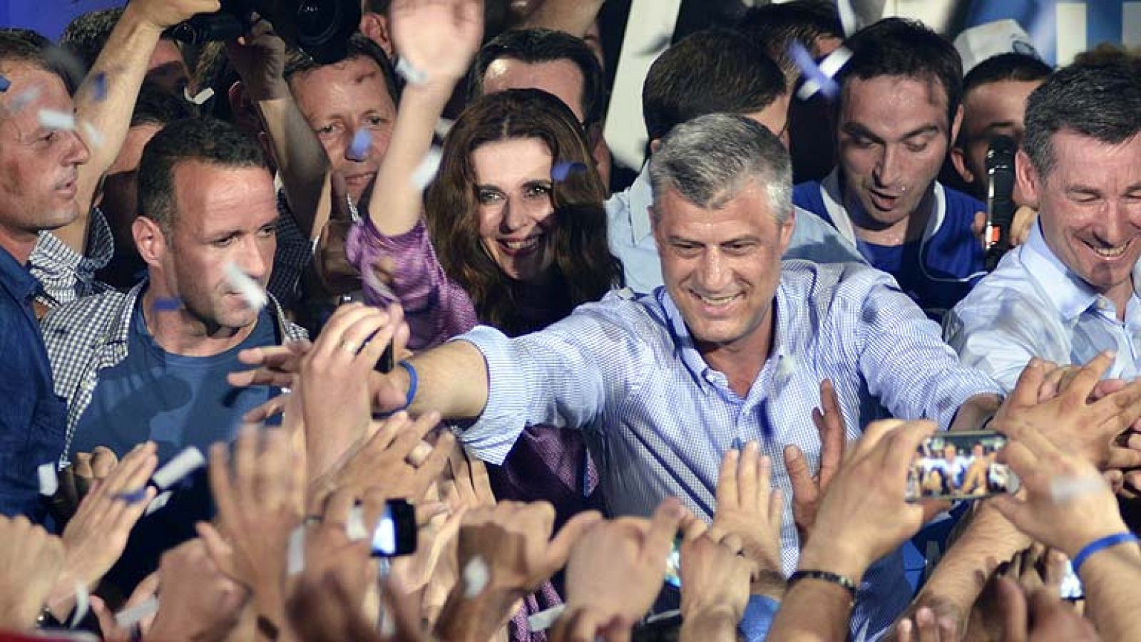 El primer ministro Thaci renueva su tercer mandato al frente del gobierno de Kosovo - Informativo 24h | Ver