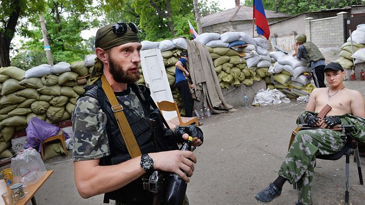 Telediario 1 - Ucrania inicia negociaciones con Rusia para la pacificación del este