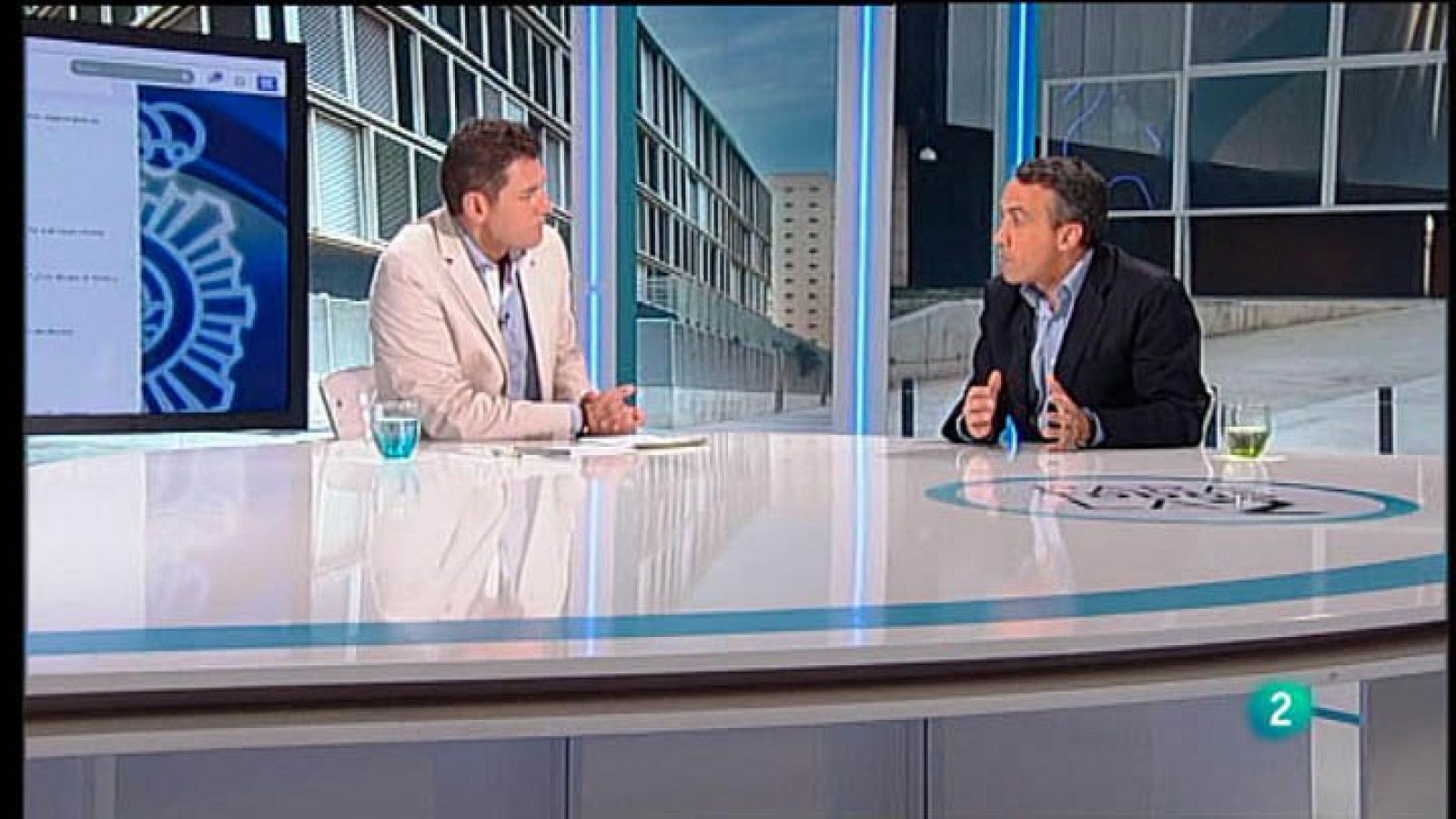 Para Todos La 2 - Entrevista: Carlos Fernández, Twitter de la Policía Nacional