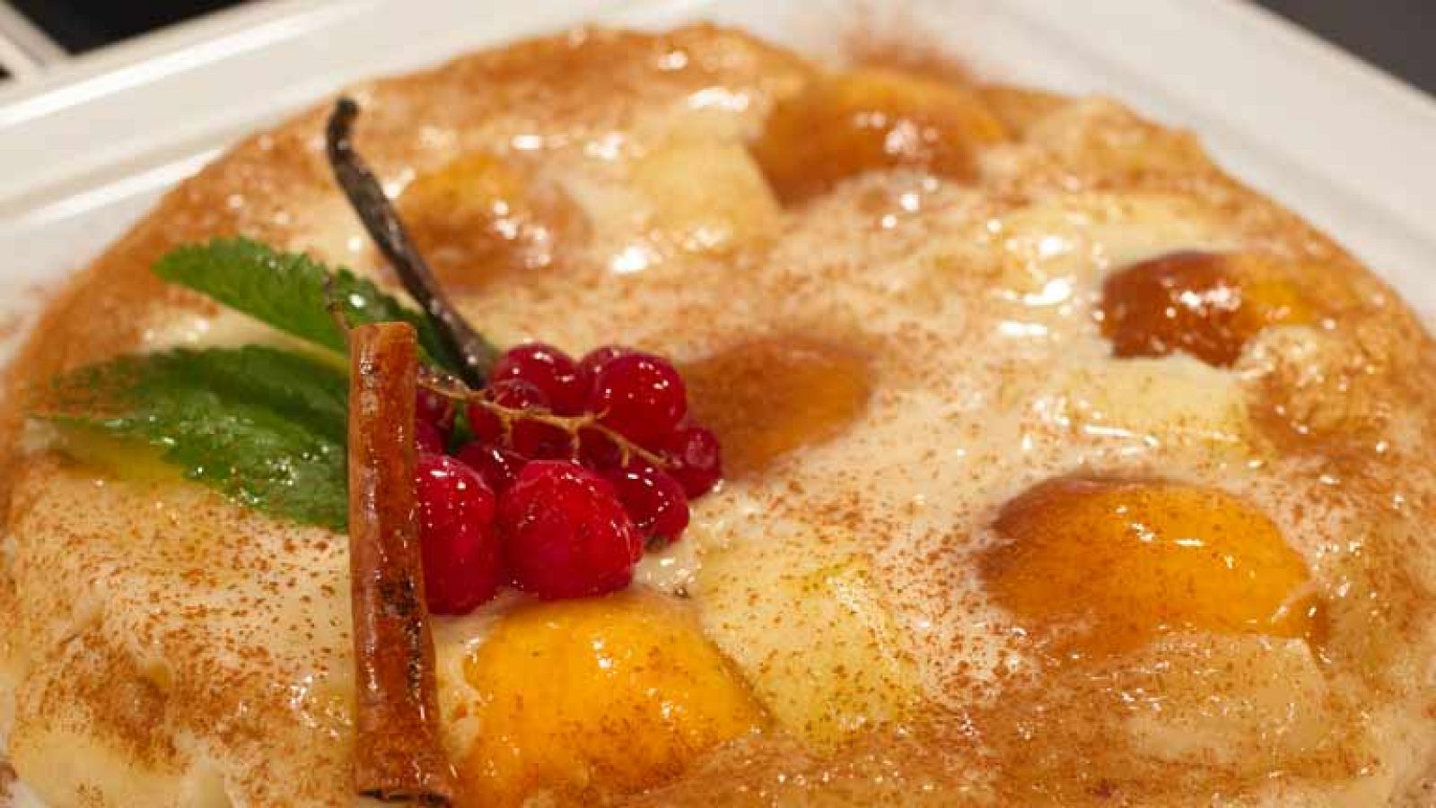 Tarta tatín de nísperos