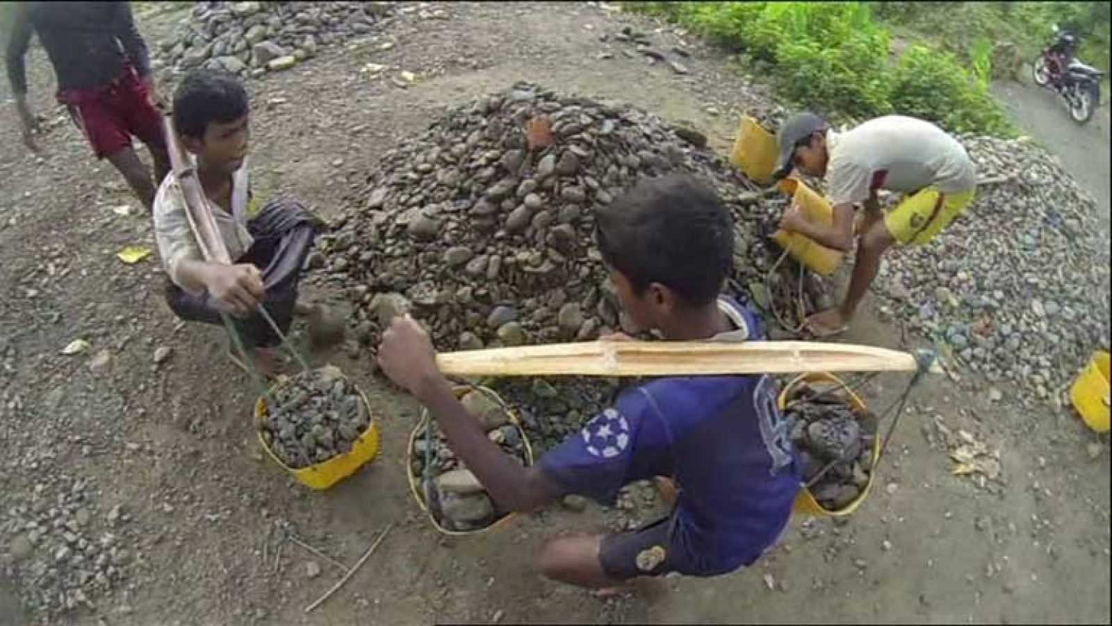 Se calcula que todavía  hay 168 millones de niños y niñas sometidos a explotación laboral