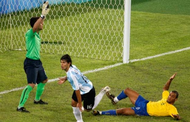 - Primer gol de Agüero