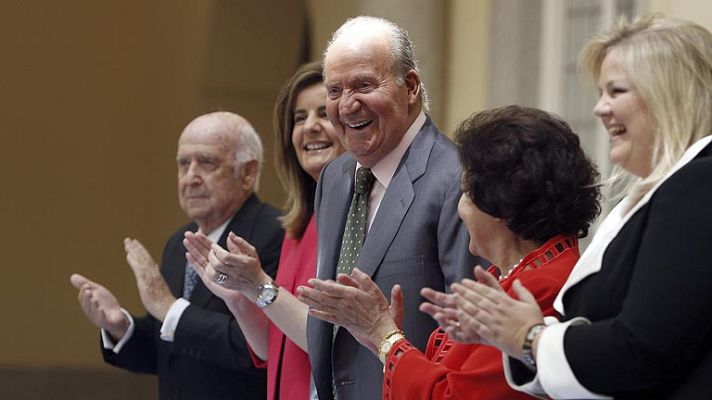 Telediario 1 - Aplausos para el rey