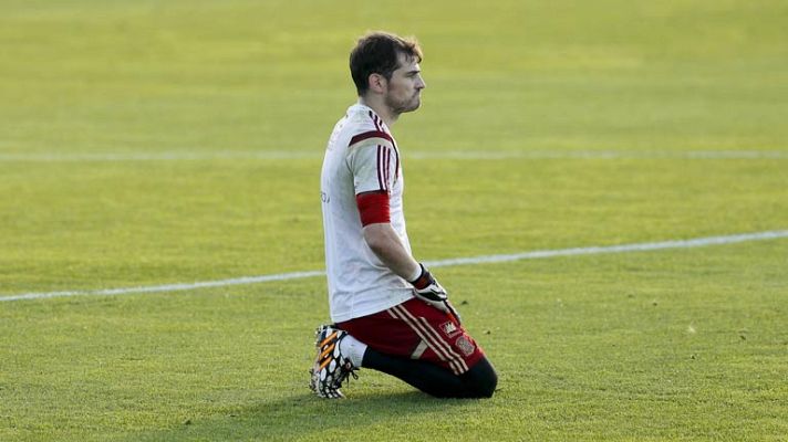 Telediario 1 - Casillas lidera el resurgir de la Roja