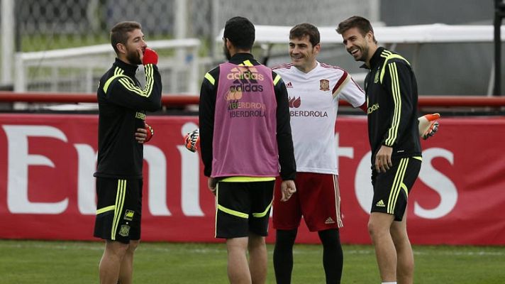 Telediario 1 - Los cambios de Del Bosque para jugar ante Chile