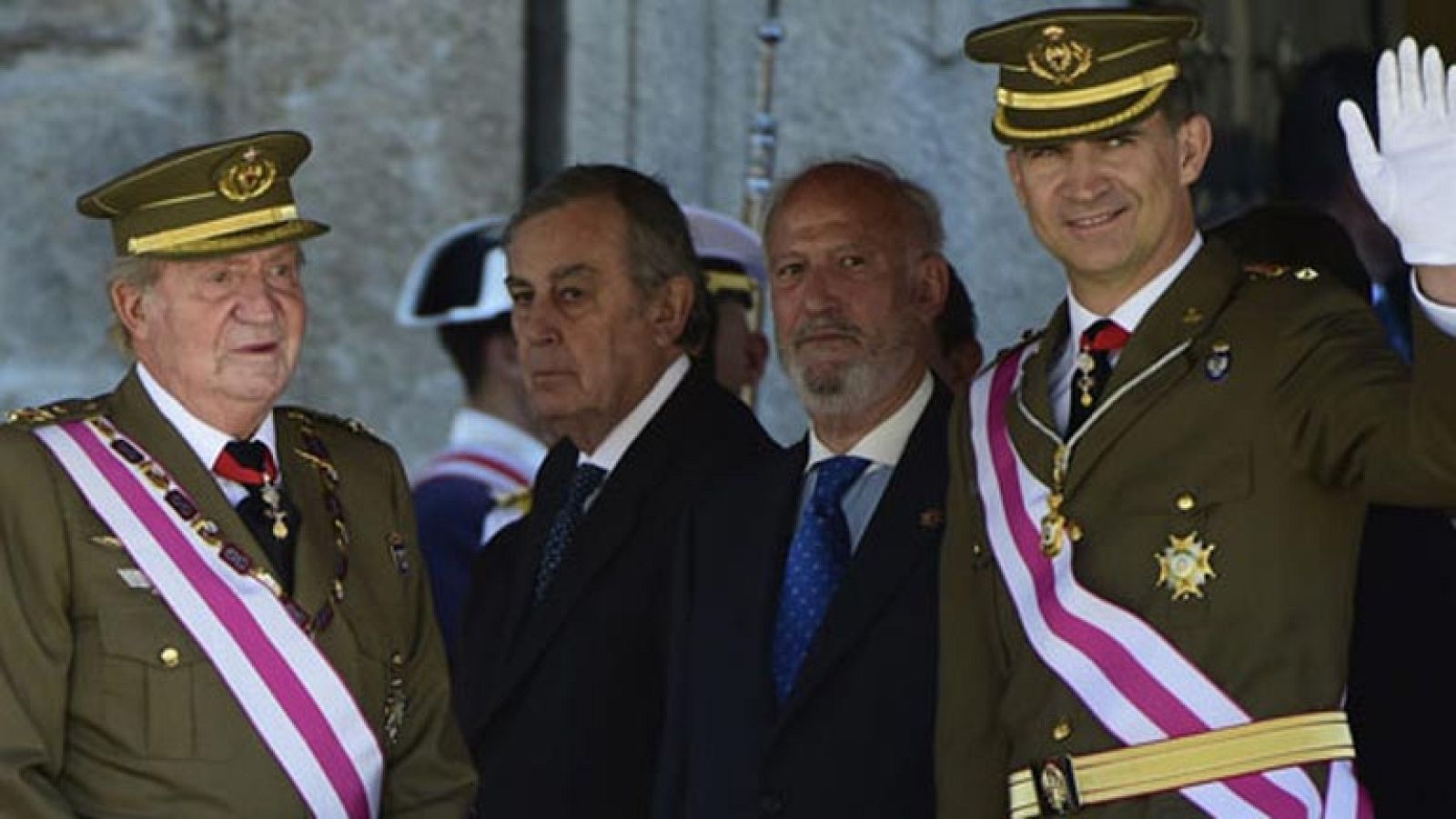 Juan Carlos I firma este miércoles la ley de abdicación en  una ceremonia solemne que pondrá fin a su reinado - Telediario 1 | Ver