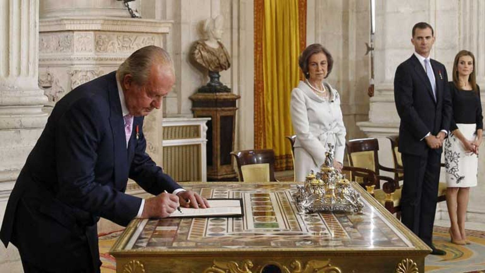 Telediario 2 en cuatro minutos - 18/06/14