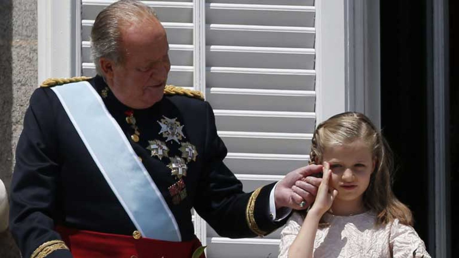 El PSOE, al menos de momento, no da su apoyo a los cambios legales para aforar a Juan Carlos