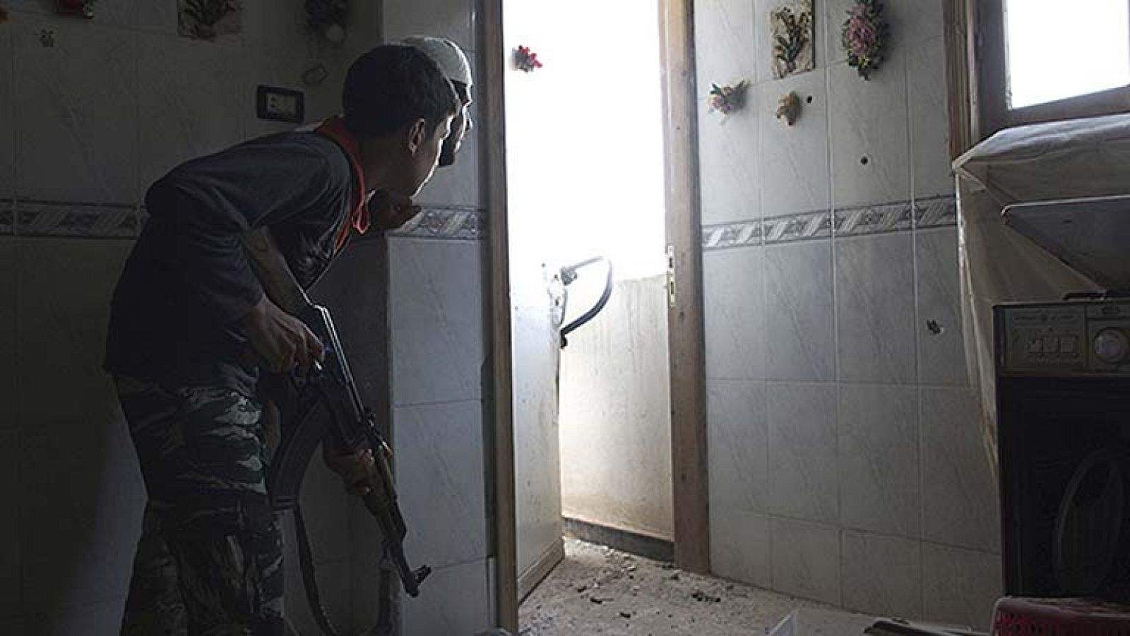 Niños soldado combaten en las guerras de Oriente Medio | Ver