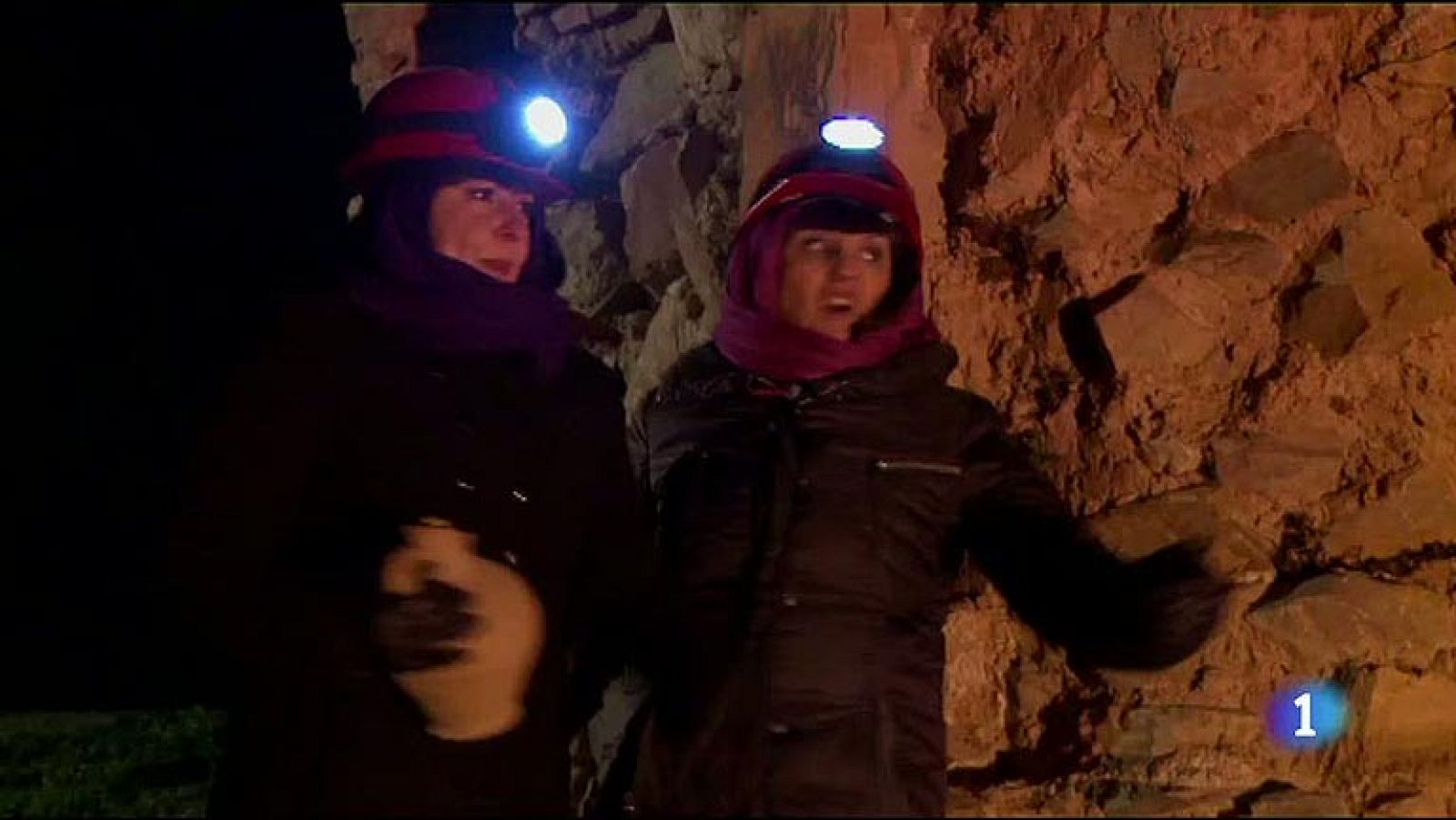 El Pueblo Más Divertido - Bienvenidas a Alanís, Las Virtudes - Ver Ahora