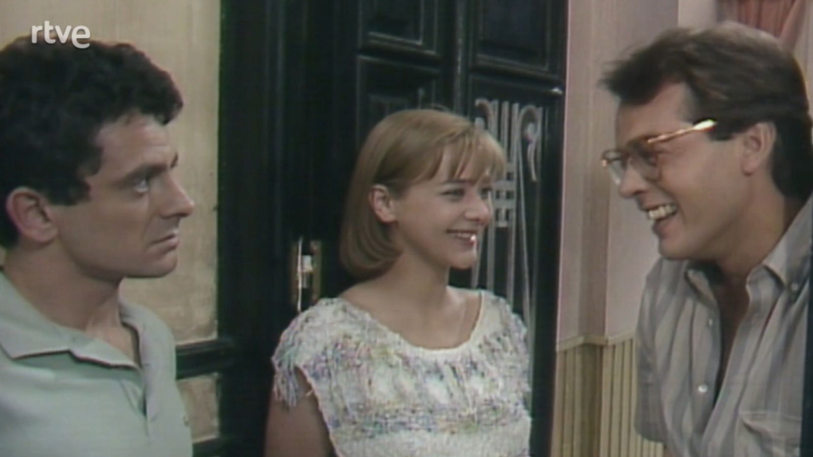 Media naranja - El bigote del vecino