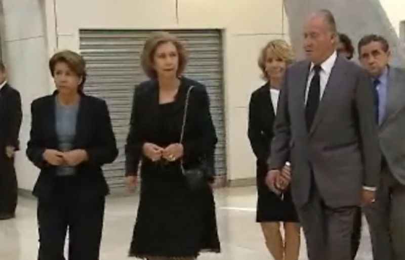 Los Reyes han estado con las familias de las víctimas en Ifema | Ver