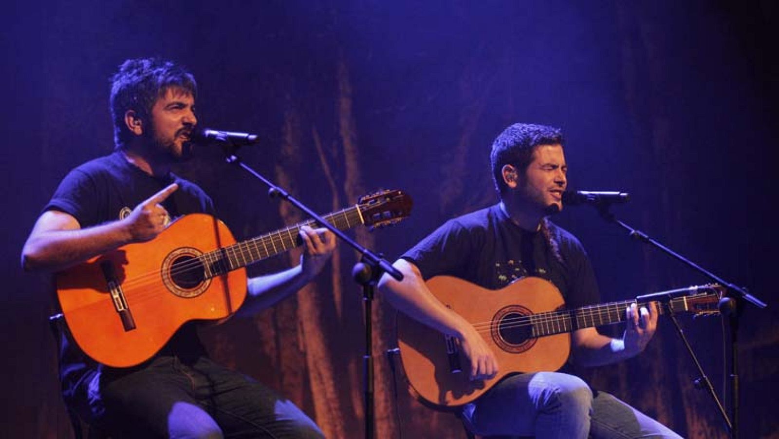 Estopa cierra su gira 'A solas' en Madrid - Informativo 24h | Ver