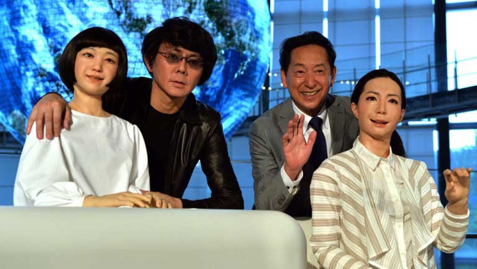 Inventan en Japón dos mujeres-robot que harán de guías turísticas