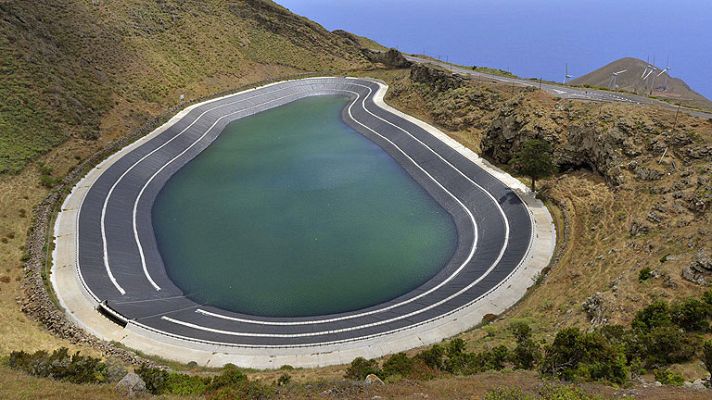 Telediario 1 - Agua y viento, la fórmula energética del futuro en El Hierro