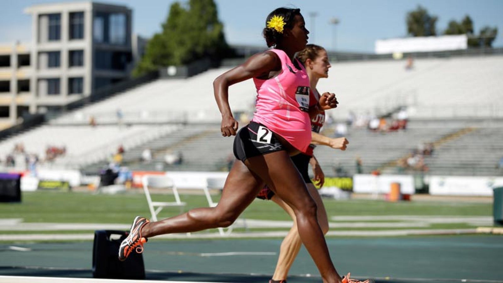 La atleta Alisya Montaño compite embarazada de ocho meses | Ver