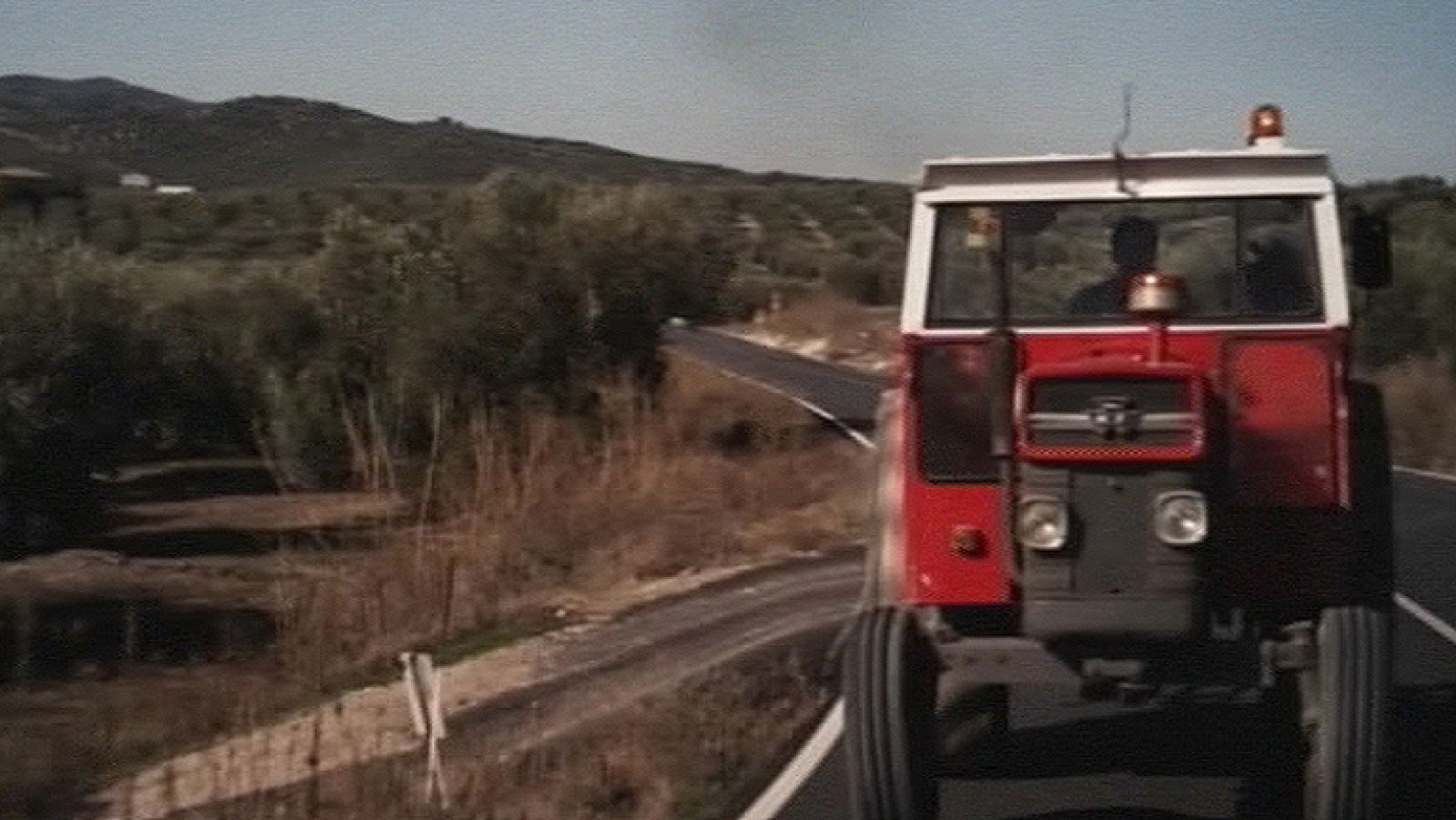 'El Rayo', un viaje en tractor desde la Mancha hasta Marruecos