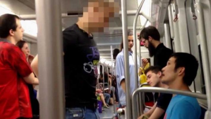 Telediario 1 - Agresión racista en el metro de Barcelona