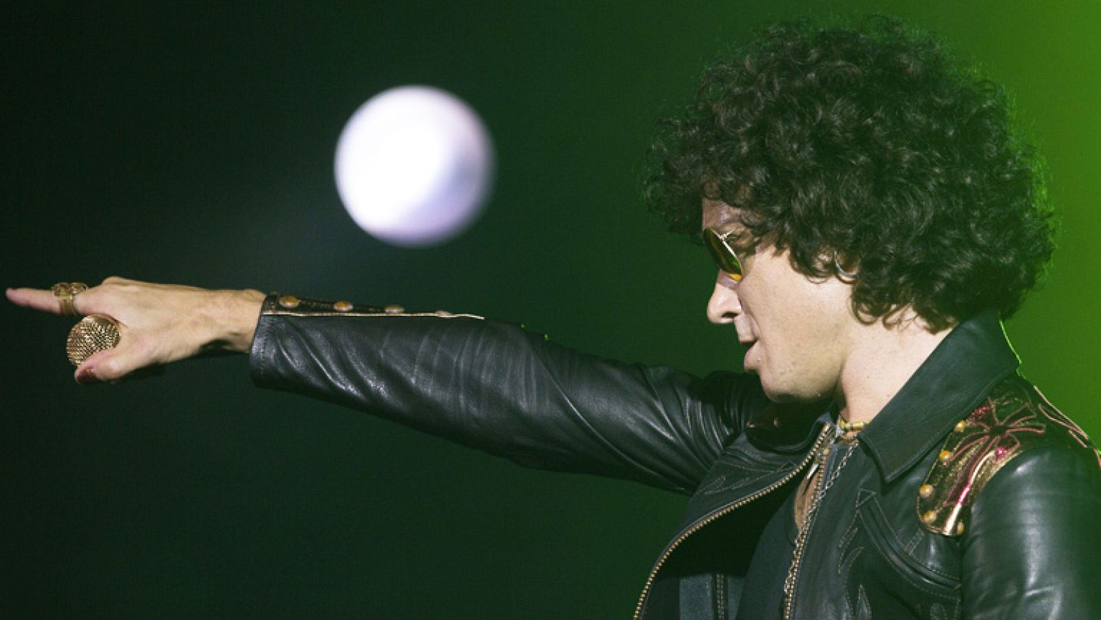 El extraterrestre Bunbury desciende sobre Madrid - Informativo 24h | Ver