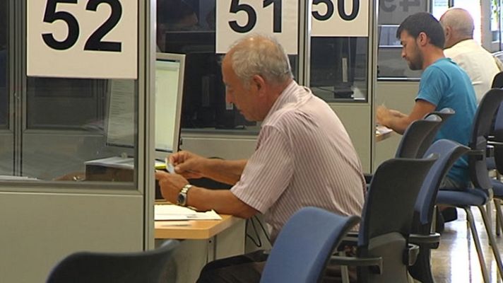 Telediario 1 - Último día para presentar la declaración de la renta 2013